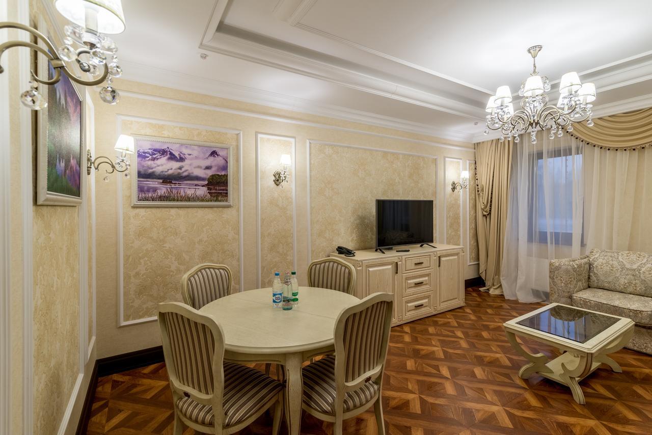 Hotel KRTs Korona Sudilovichi Zewnętrze zdjęcie
